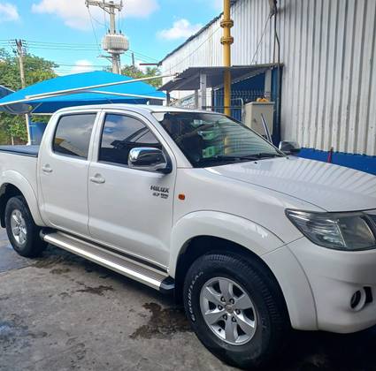 TOYOTA HILUX 2.7 SR 4X2 CD 16V FLEX 4P AUTOMÁTICO TOYOTA HILUX 2.7 SR 4X2 CD 16V FLEX 4P AUTOMÁTICO